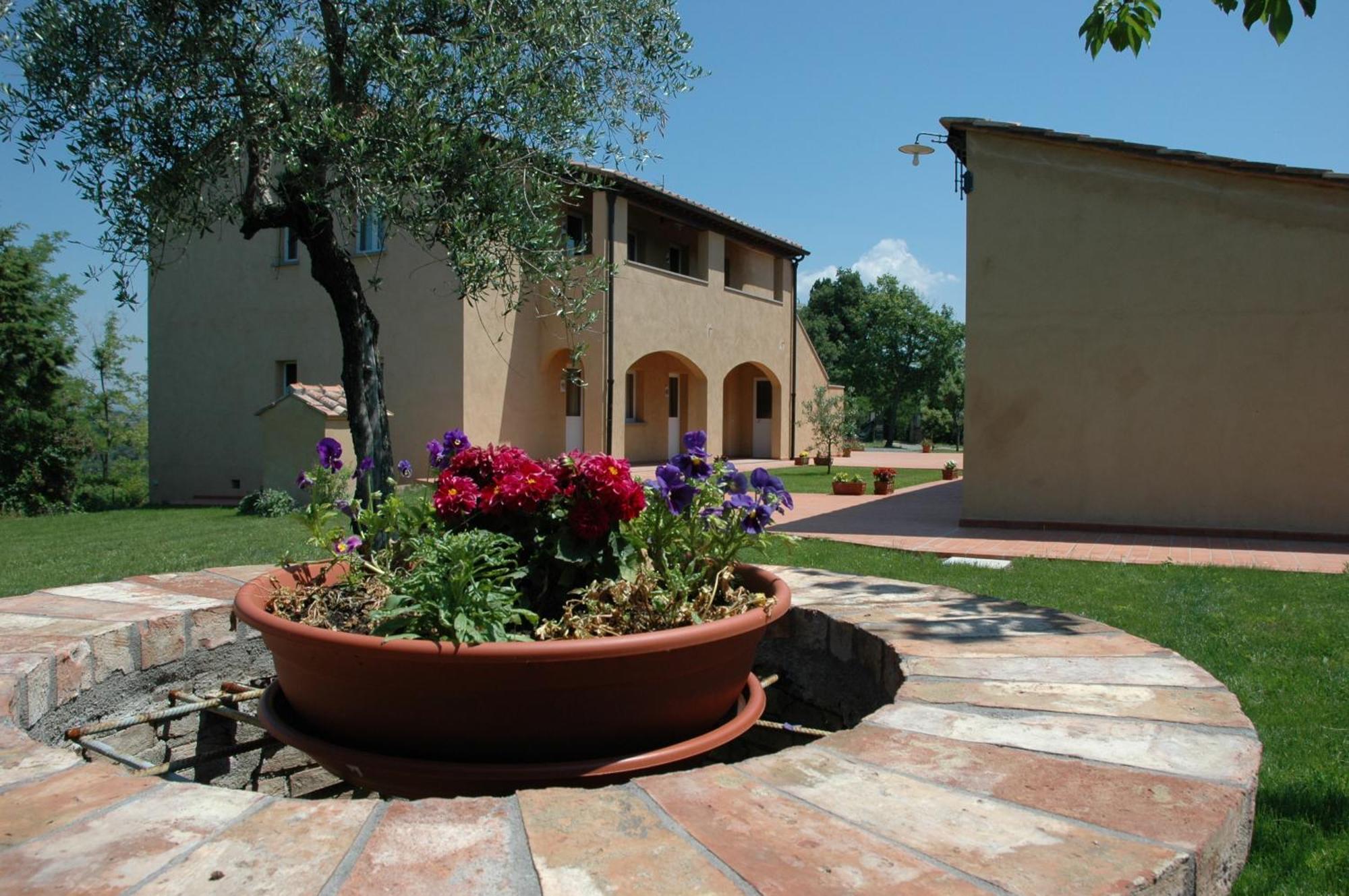 Agriturismo L'Imposto โปมารันเช ภายนอก รูปภาพ